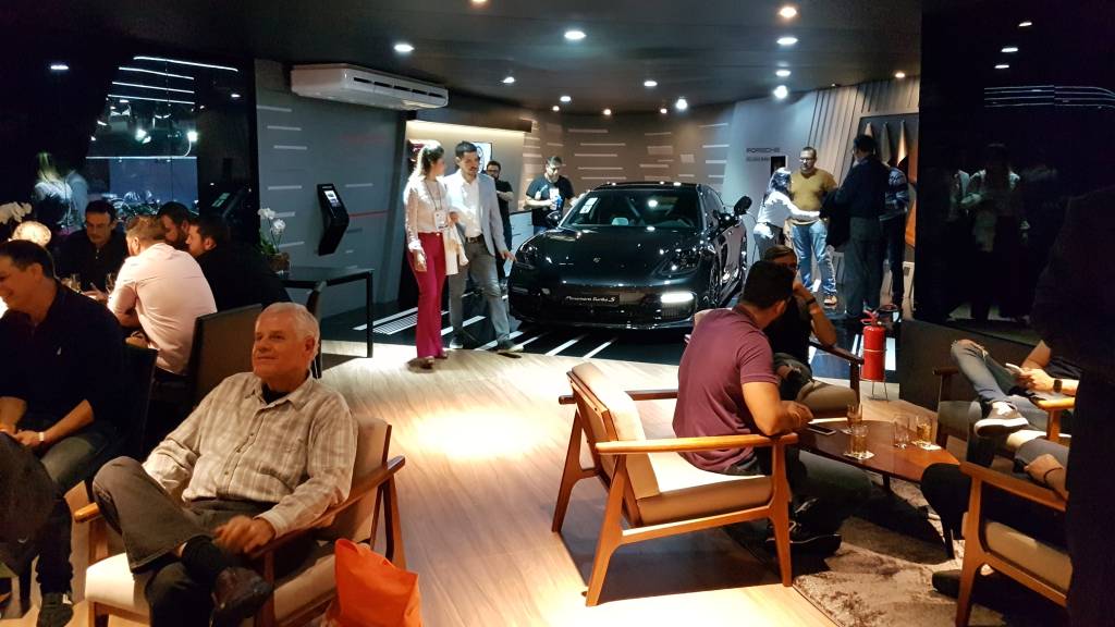 Área VIP da Porsche no Salão Área VIP da Porsche no Salão