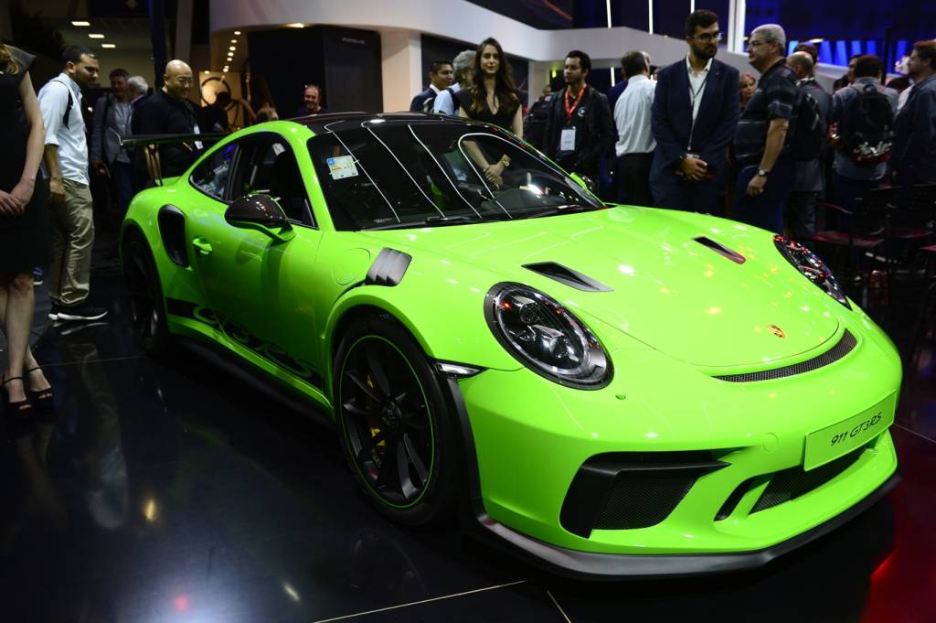 Porsche mostra superesportivo GT3 RS e novo SUV Macan no Brasil