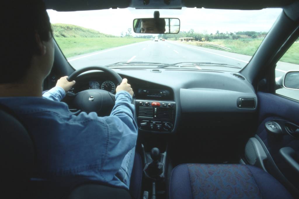 Painel e interior da picape Strada LX 1.6 16v. 1998 Painel e interior da picape Strada LX 1.6 16v. 1998