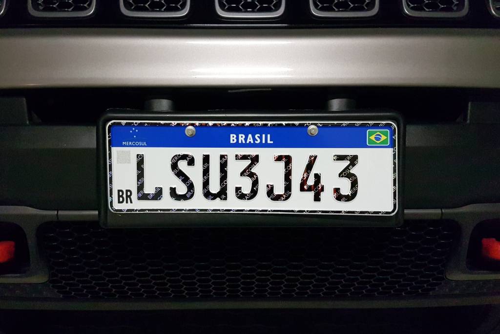 Projeto do Senado quer placa Mercosul com identificação de cidade e estado