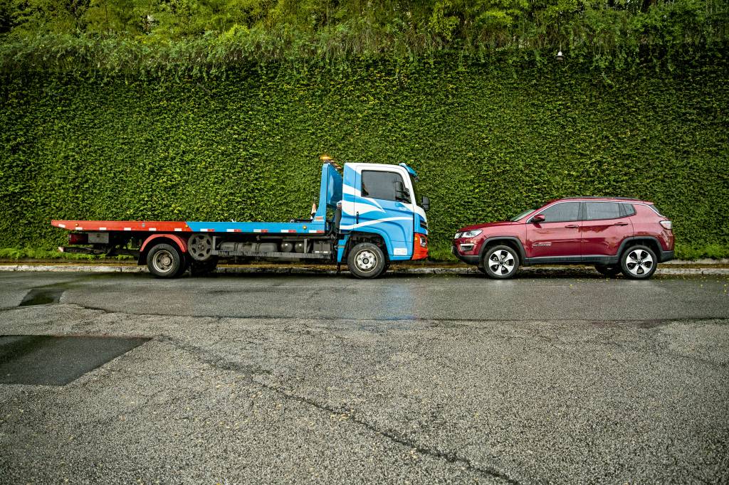 Bolsonaro sanciona lei que evita que carros sejam guinchados em blitz