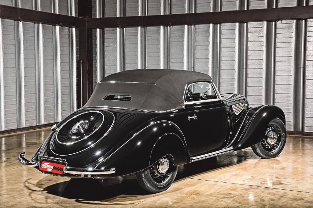 Automóvel 327, da BMW, 1938. Automóvel 327, da BMW, 1938.