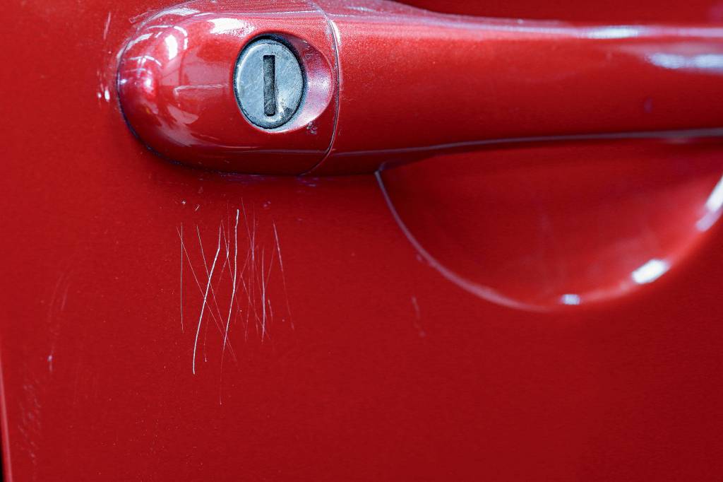 Teste de Produto: removedor de riscos da pintura do carro funciona mesmo?