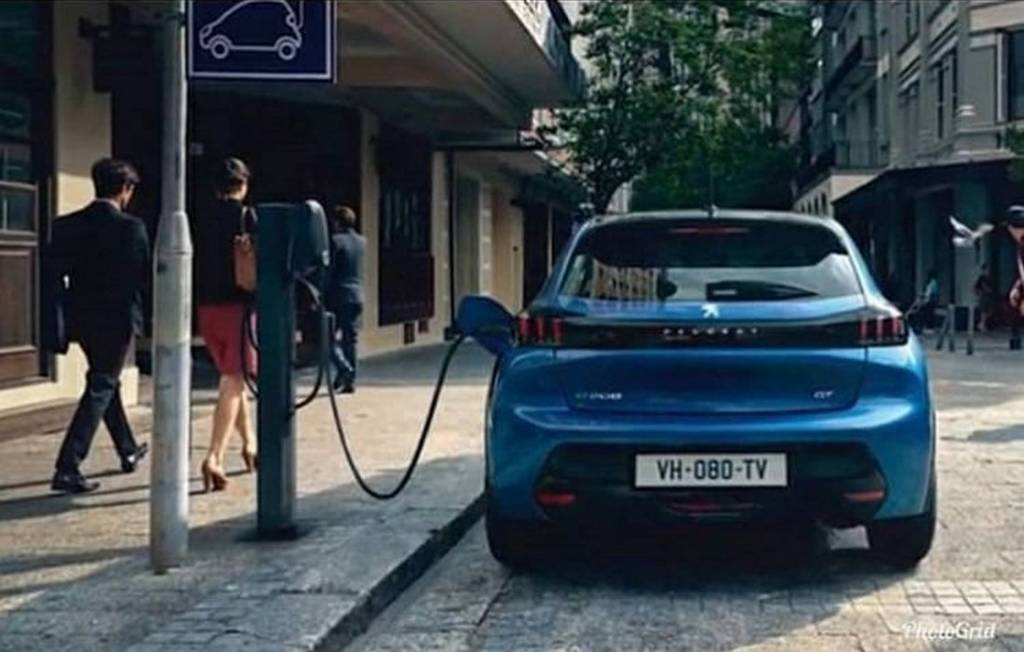 eb79fc91-2019-peugeot-208-leak-07 (1) eb79fc91-2019-peugeot-208-leak-07 (1)