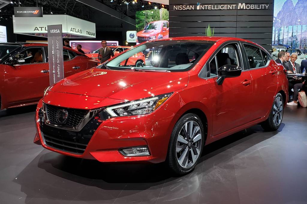 Novo Nissan Versa sacrifica espaço para ficar mais bonito