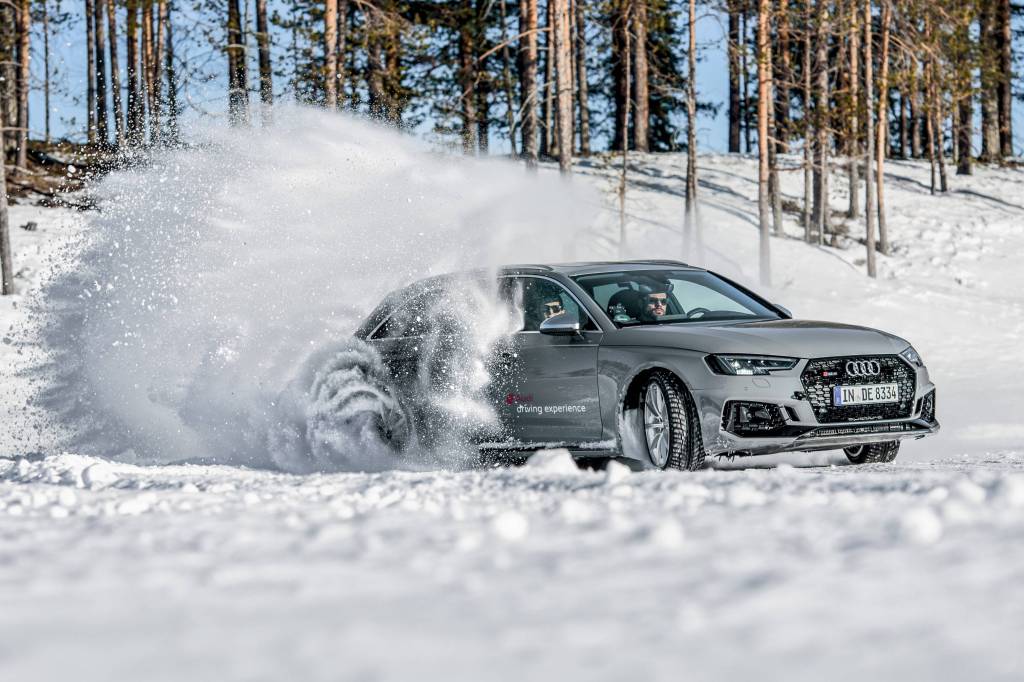 O curso de R$ 20 mil que te ensina a dar drift no gelo a bordo de um Audi