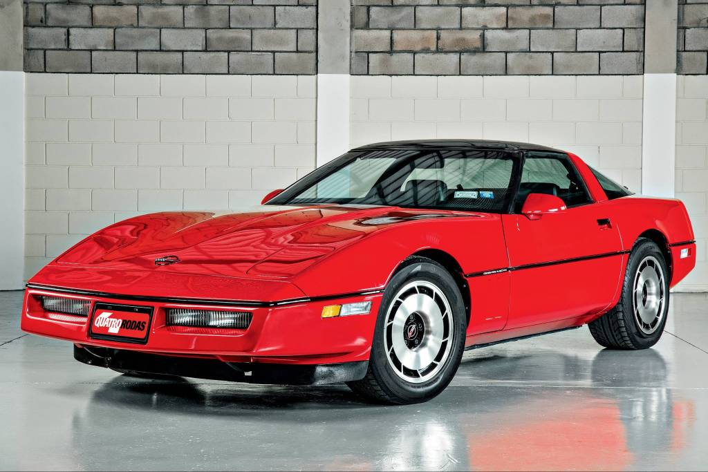 Chevrolet Corvette C4 eliminou anacronismos do esportivo e marcou os anos 80