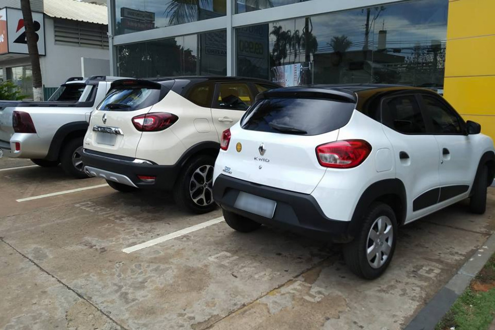 Renault Kwid e Captur teto bitom Renault Kwid e Captur teto bitom