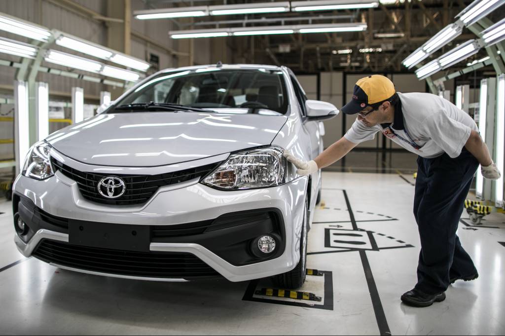 Linha de montagem do Toyota Etios em Sorocaba (SP) Linha de montagem do Toyota Etios em Sorocaba (SP)