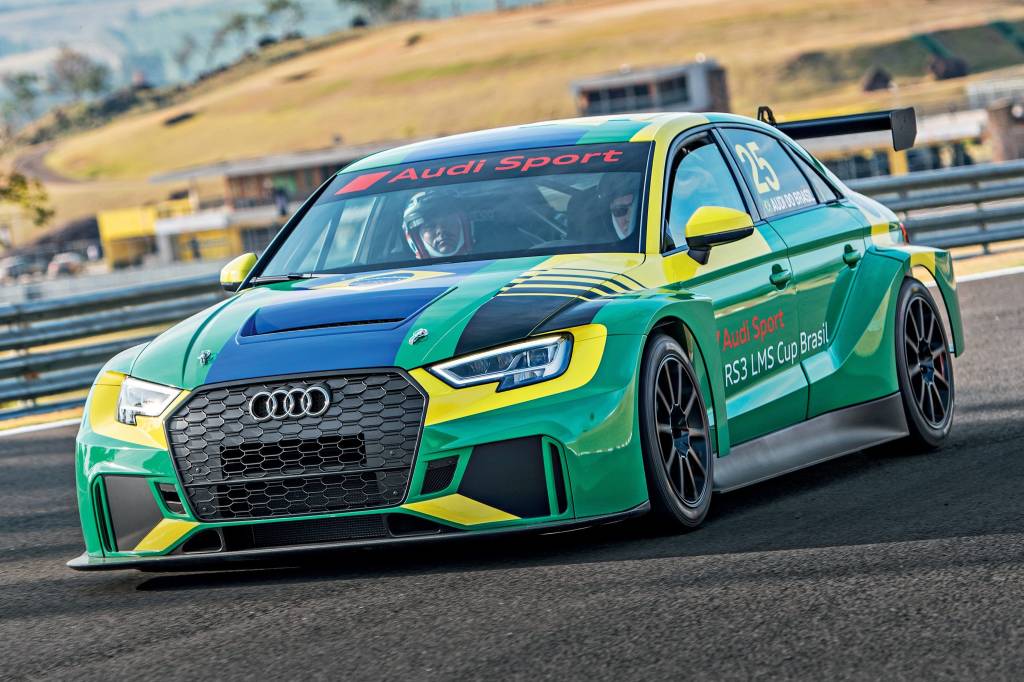 Aceleramos o Audi de corrida que você também pode pilotar por R$ 600.000