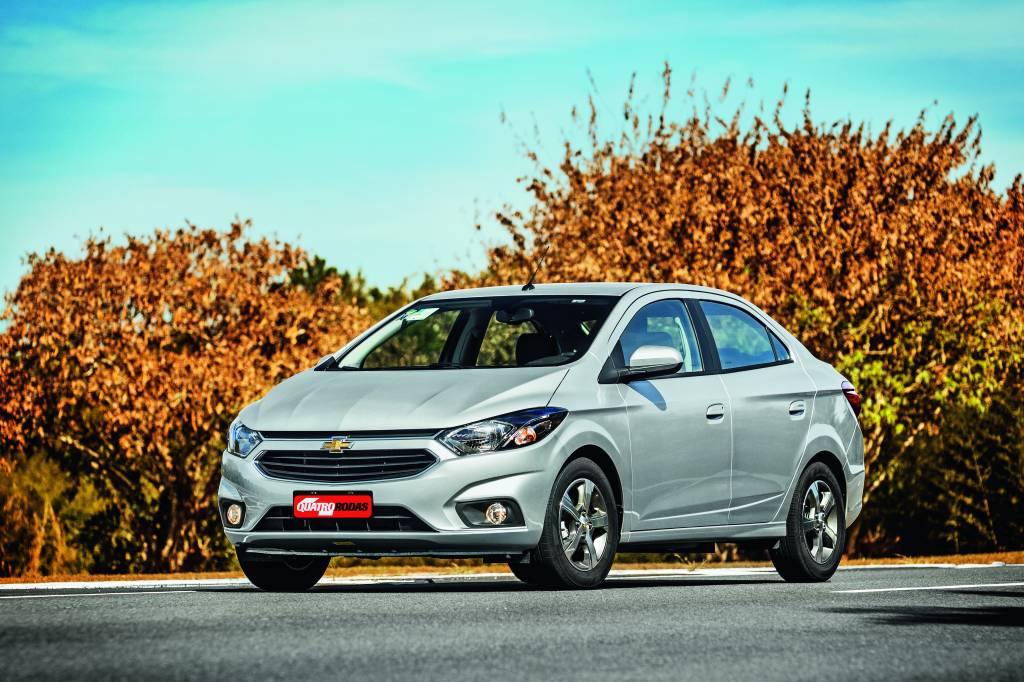 QR 685 Compara Onix x Prisma 010.tif Chevrolet Onix e Prisma fazem dobradinha no ranking de vendas de setembro