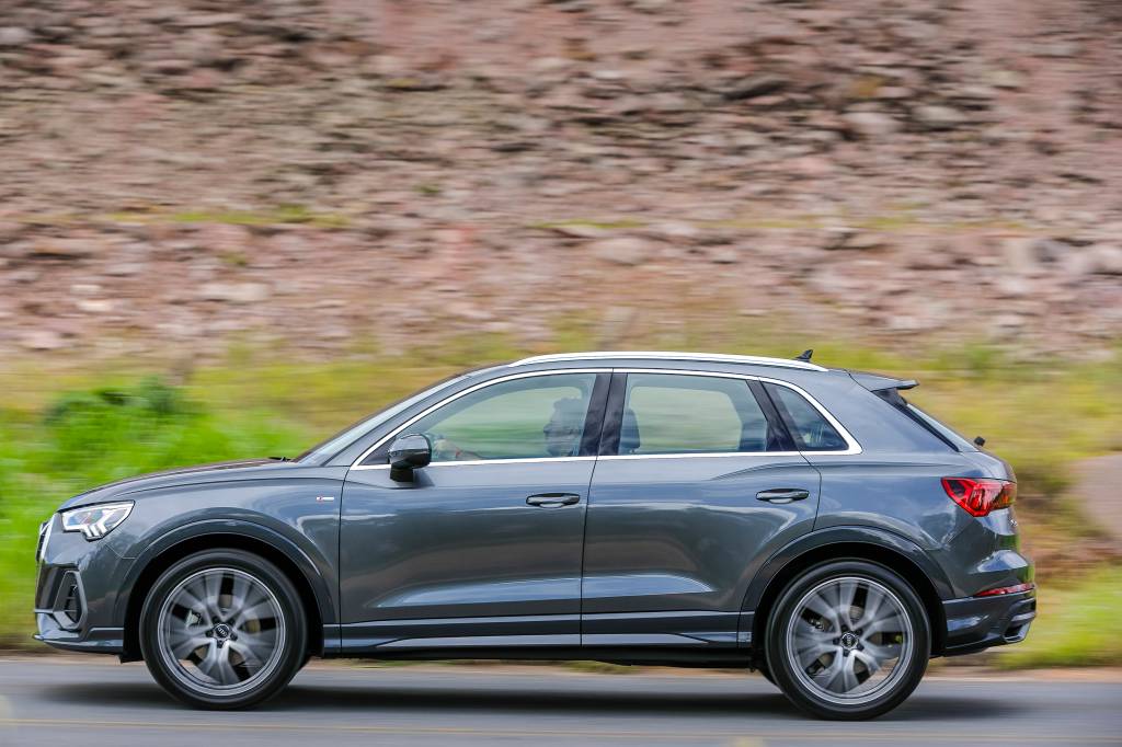 Audi Q3 2020 (1) Audi Q3 2020 (1)
