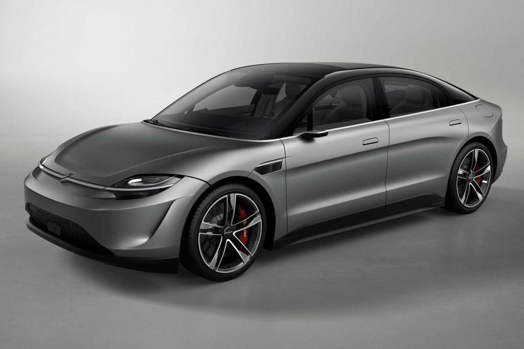 A fabricante-fantasma que faz carros de Toyota, Mercedes e até da Sony