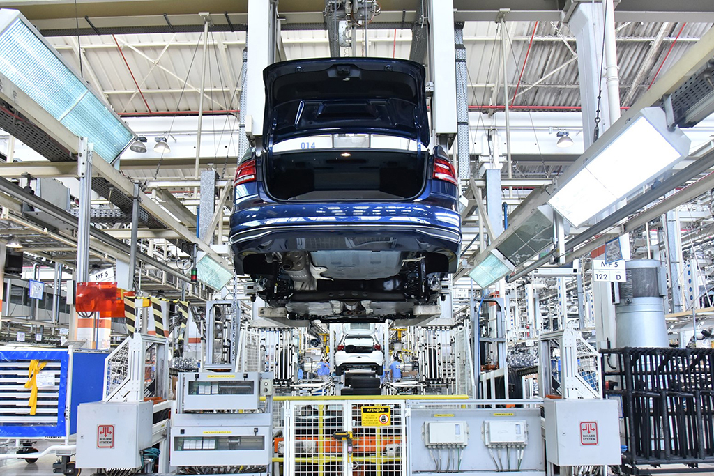 Fábrica Volkswagen Fabricantes trocam produção de carro por máscaras e respiradores no Brasil