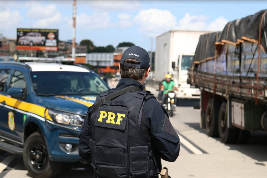 Policiais rodoviários apoiam punição a quem divulgar infrações de trânsito