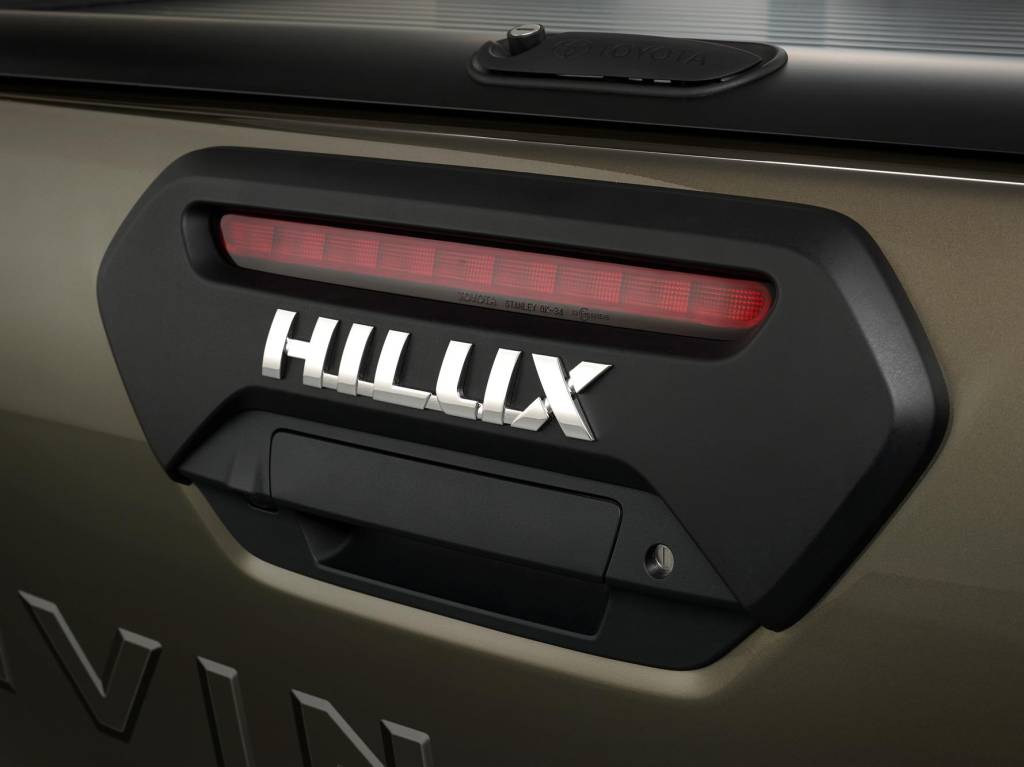 Toyota Hilux Invincible 2021 (2) Toyota Hilux Invincible 2021 (2)