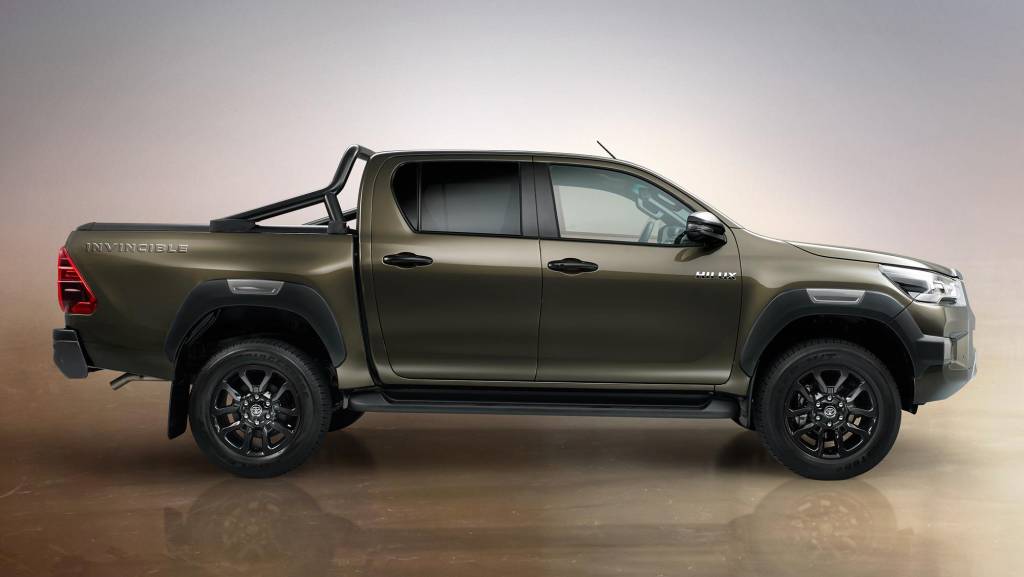 Toyota Hilux Invincible 2021 (6) Toyota Hilux Invincible 2021 (6)