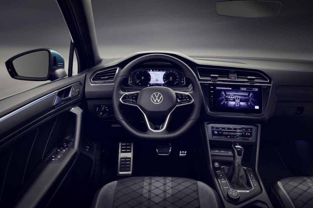 Volkswagen Tiguan R-Line 2021 (1) Volkswagen Tiguan R-Line 2021 (1)