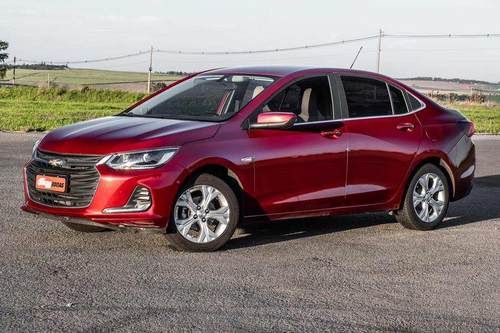 Chevrolet Onix Plus compara 735 (1) Onix