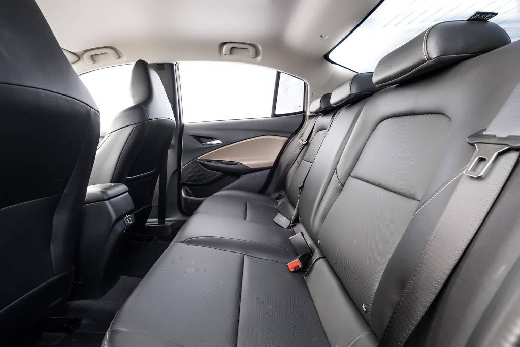 Chevrolet Onix Plus compara 735 (3) Chevrolet Onix Plus compara 735 (3)