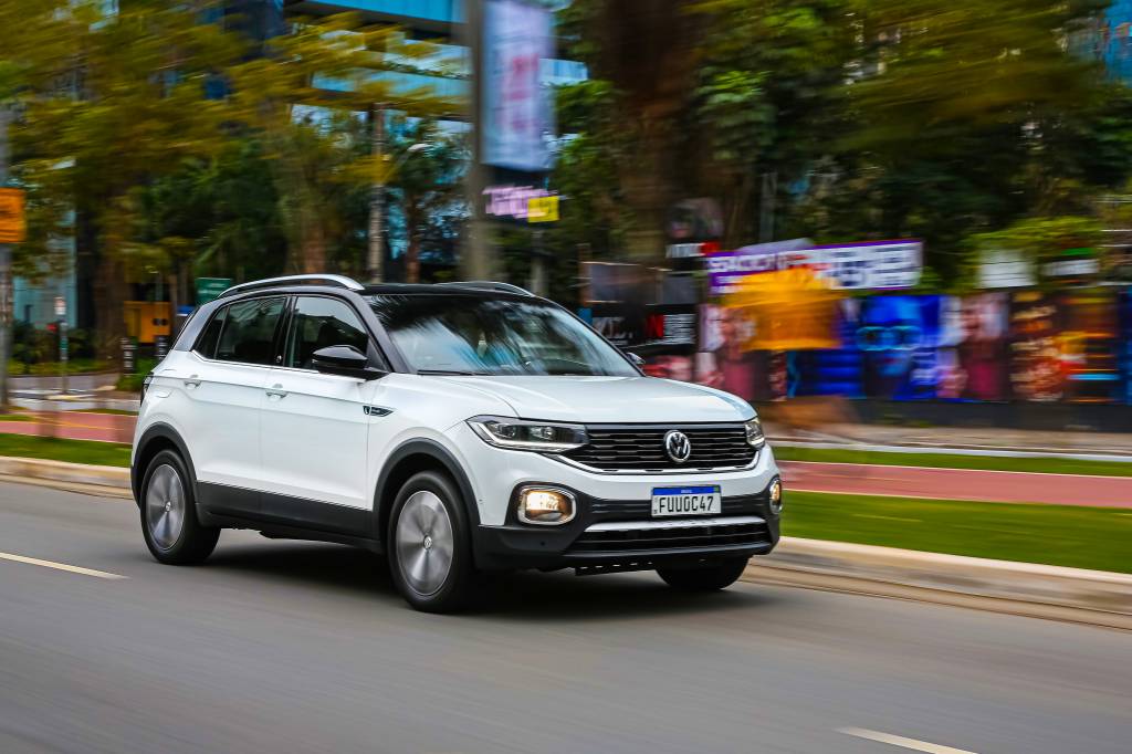 VW T-Cross 2021 T-Cross 2021 ganha central VW Play, novos itens de série e preço maior