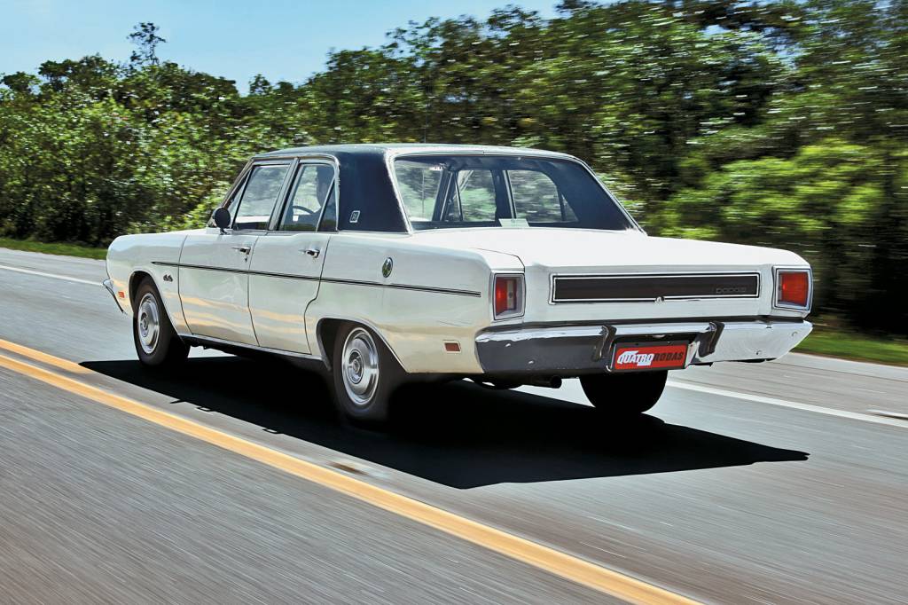 GRANDES BRASILEIROS DODGE GRAN SEDAN Gran Sedan, modelo 1976 da Dodge.