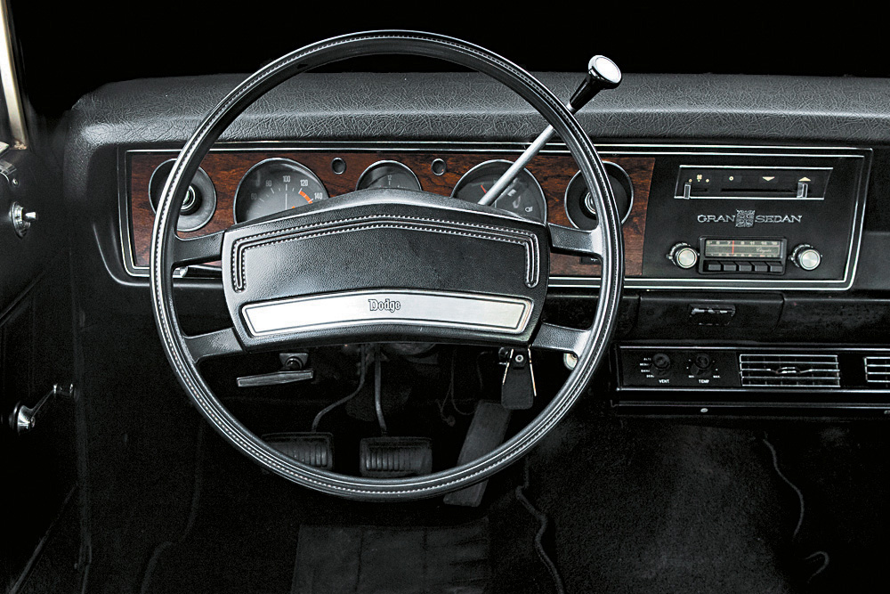 GRANDES BRASILEIROS DODGE GRAN SEDAN Interior do Gran Sedan, modelo 1976 da Dodge.
