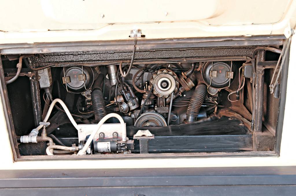 Motor do Karmann Ghia Mobil Safari, modelo 1987, Kombi transformada pela Karmann_1 Motor do Karmann Ghia Mobil Safari, modelo 1987, Kombi transformada pela Karmann_1