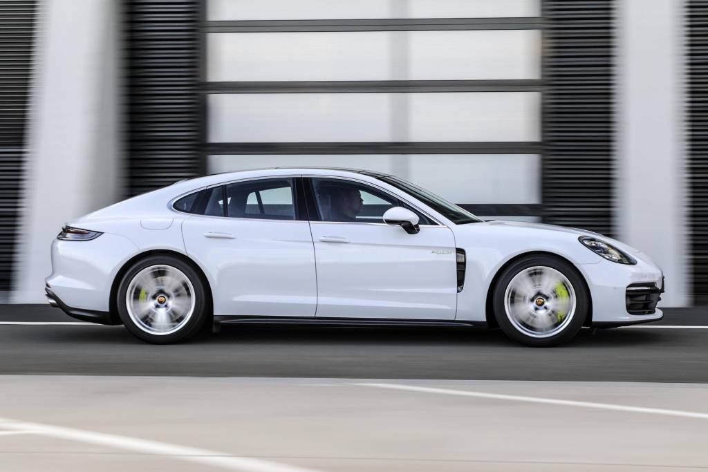 Porsche Panamera 2021 (14) Porsche Panamera 2021 (14)