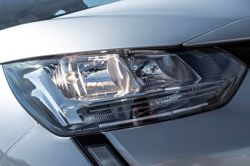 Lei que proíbe troca das lâmpadas dos faróis por leds não foi adiada