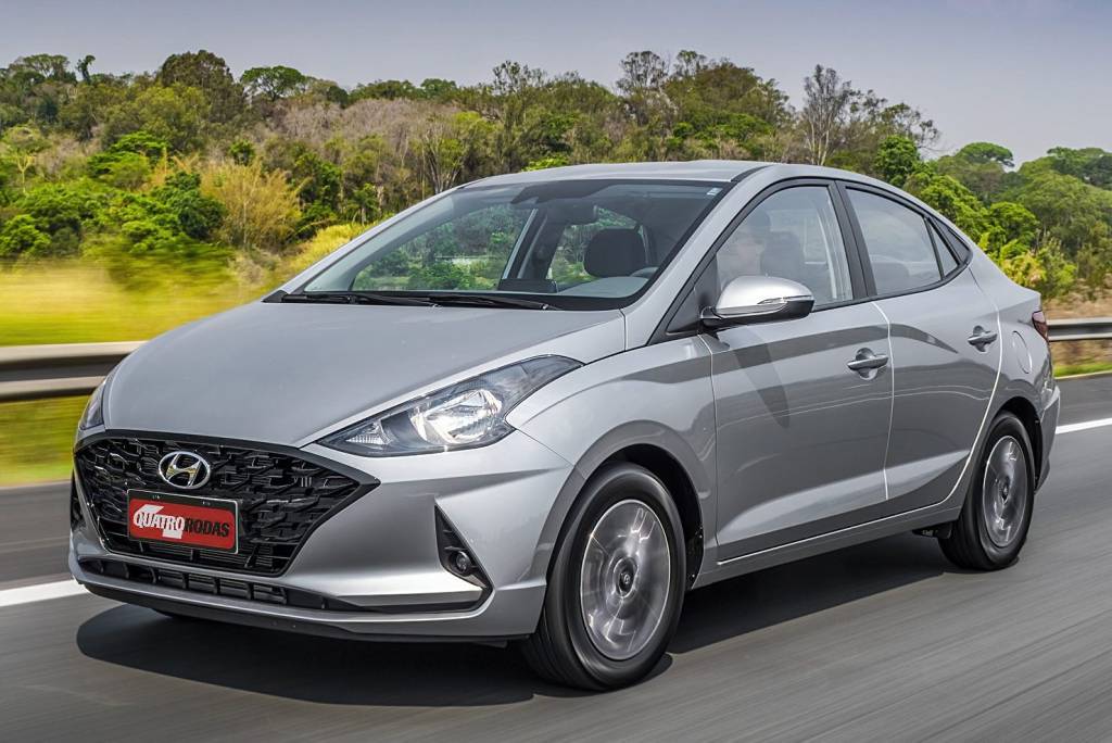 Teste: Hyundai HB20S 1.0 Turbo fica mais equipado contra Onix Plus