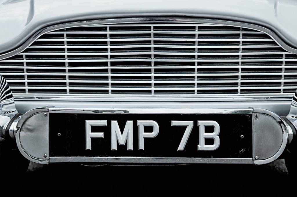 IMPRESSOES AO DIRIGIR ASTON MARTIN DB5 E ASTON MARTIN DBS IMPRESSOES AO DIRIGIR ASTON MARTIN DB5 E ASTON MARTIN DBS