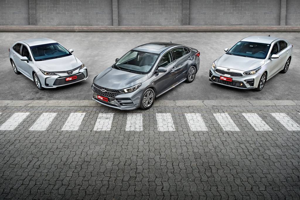 Comparativo: Chery Arrizo 6 e Kia Cerato encaram o líder Toyota Corolla