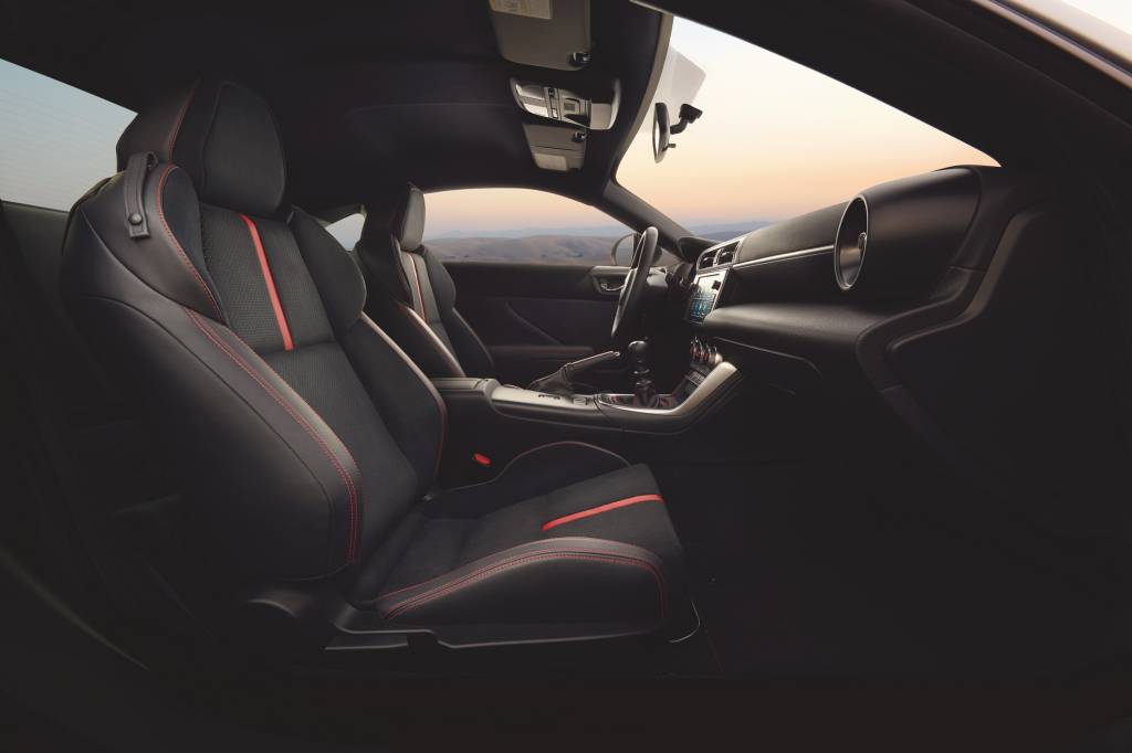 22MY_BRZ-Int_1 22MY_BRZ-Int_1