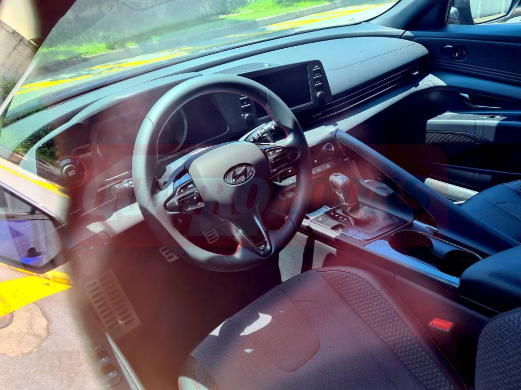 Hyundai Elantra N-Line (1) Hyundai Elantra N-Line (1)
