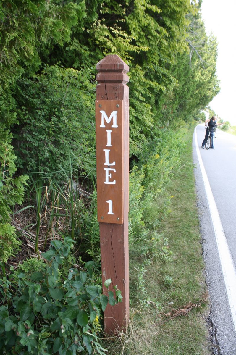 Mile_1_Marker_M-185_Mackinac_Island Mile_1_Marker_M-185_Mackinac_Island