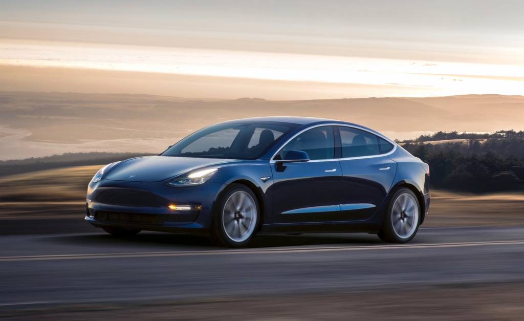 Tesla-Model-3-0001 Estudantes do Brasil são finalistas em prêmio global de inovação veicular
