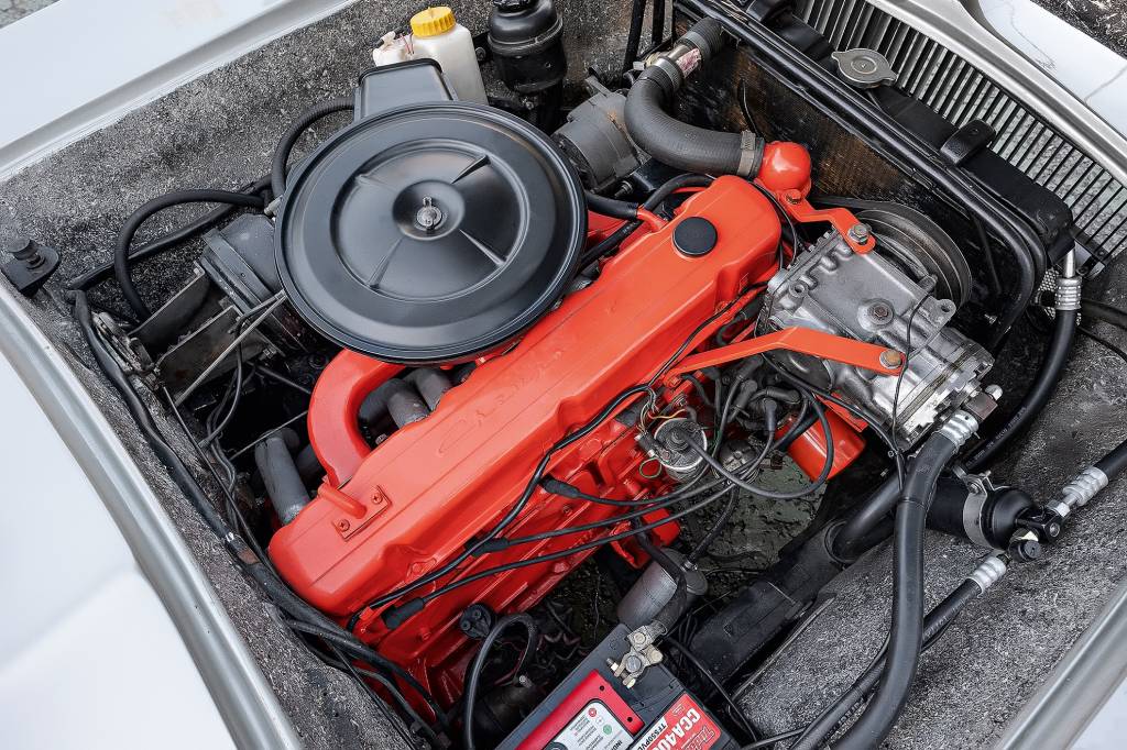 PUMA GTB Clássicos Ed. 741 motor O 4.100 do Opala entregava 171 cv de potência