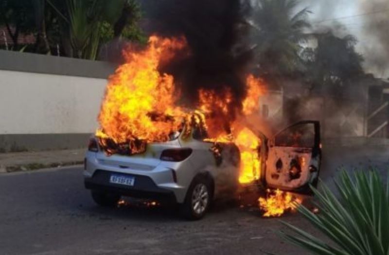 Onix 1.0 aspirado incêndio itabuna bahia Onix 1.0 aspirado incêndio itabuna bahia