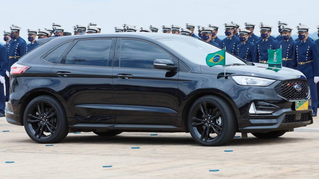 Ford Edge ST Presidência da República O Ford Edge vende pouco no Brasil, mas desde o ano passado vem sendo cada vez mais usado pelo Presidente em seus deslocamentos