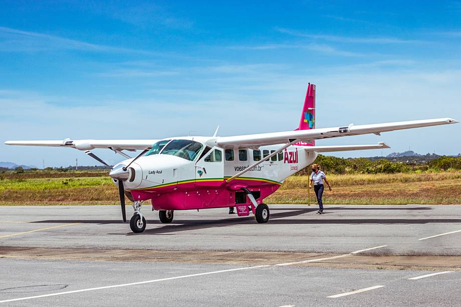 Um dos 17 Cessna da frota Azul — esse em pintura especial do Outubro Rosa.