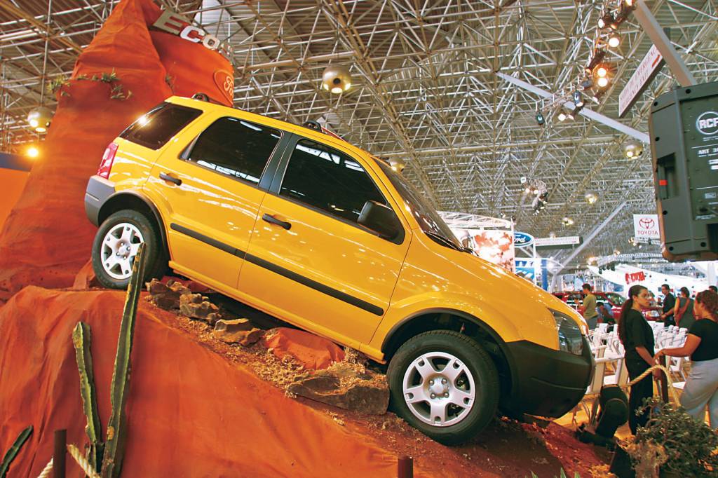 EcoSport, utilitário esportivo da Ford, exposto no Salão de São Paulo, no Paláci EcoSport exposto no Salão de São Paulo de 2002