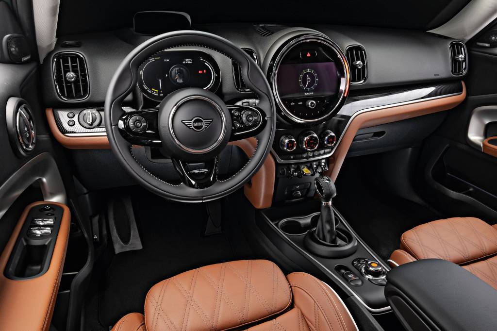 Mini Countryman 2021 Mini Countryman S E é SUV que anda como Golf GTI e faz até 20,8 km/l