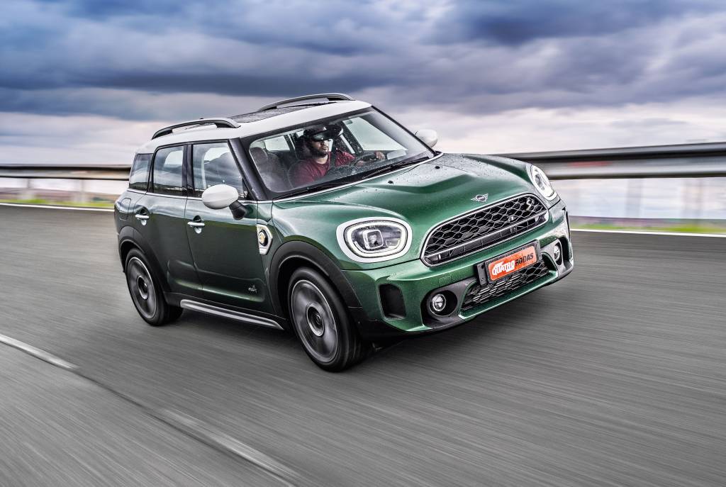 Mini Countryman 2021 Mini Countryman S E é SUV que anda como Golf GTI e faz até 20,8 km/l