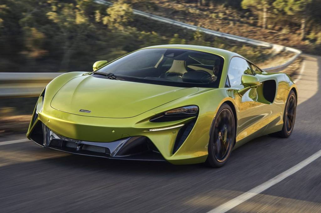 McLaren-Artura-25-PHEV-CarScoops mclaren artura