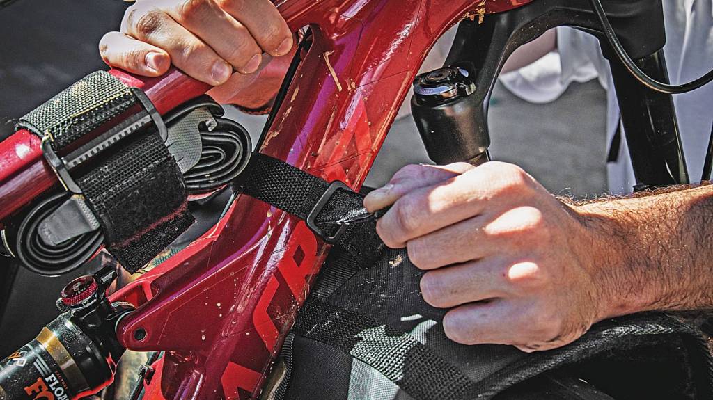 Suporte de bicicletas para picapes Truckpad cumpre o que promete?