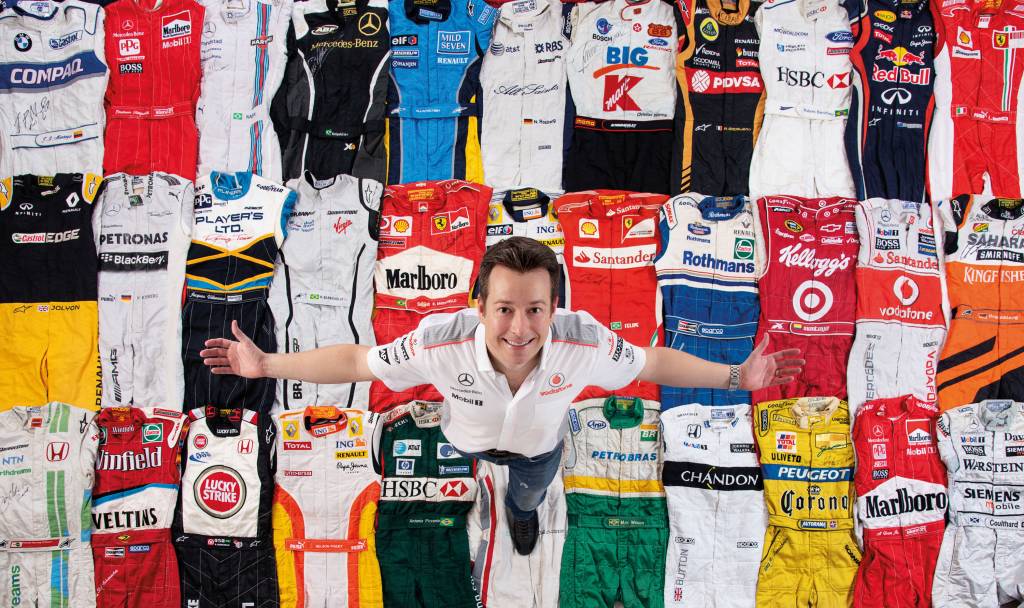 De Barrichello a Hamilton: colecionador guarda macacões de pilotos da F-1