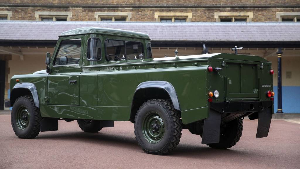 Land Rover Defender 110 do Príncipe Philip (2) Caçamba foi calculada para acomodar, sem folgas, o caixão
