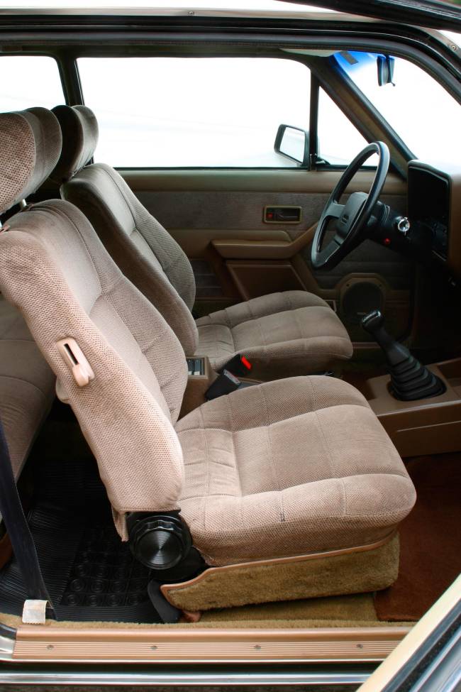 Bancos de veludo da perua Caravan Diplomata SE 4.1, ano 1989 da Chevrolet, perte Chevrolet Caravan Diplomata SE