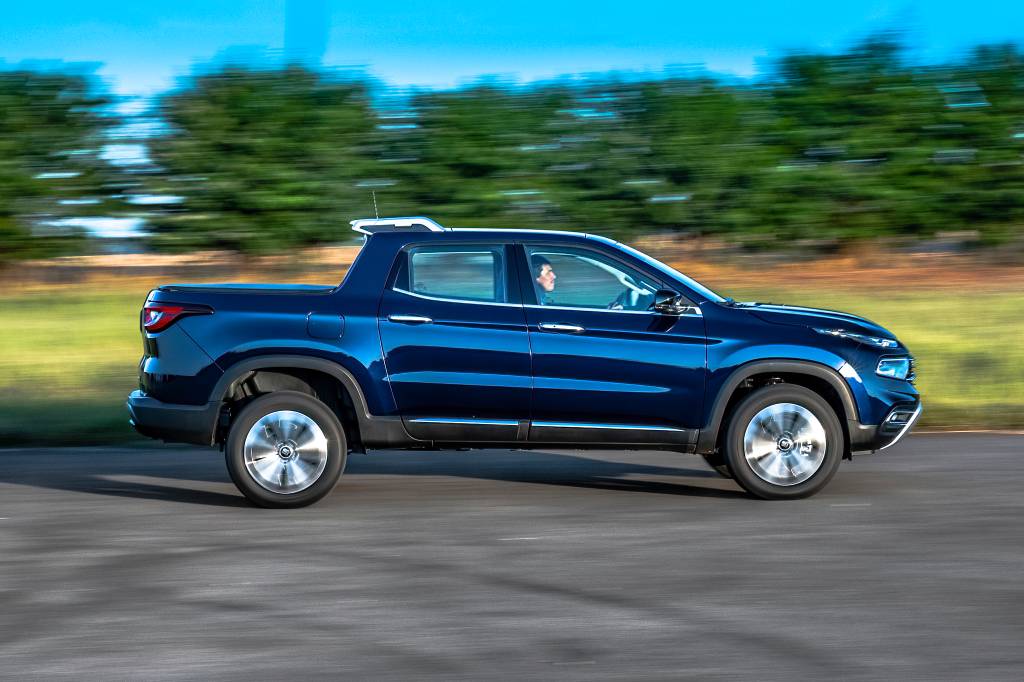 Fiat_Toro_Volcano (23) Fiat Toro Volcano turbo flex